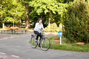 fahrrad fahren lernen Schülerin 